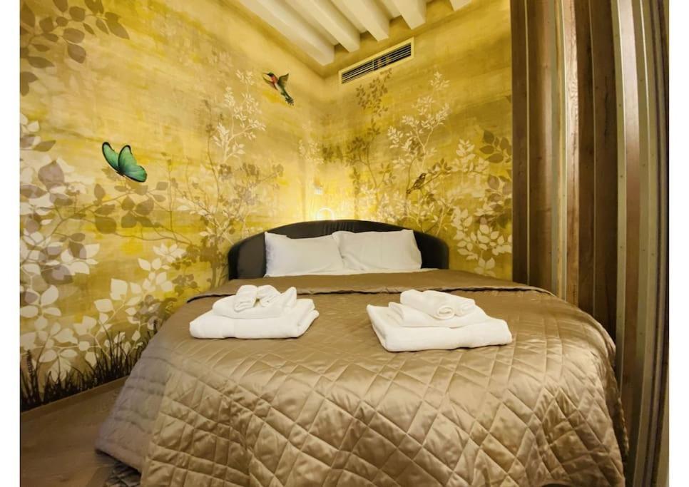 Sweet Time Venice, Luxury San Marco Frezzaria Apt! Apartamento *