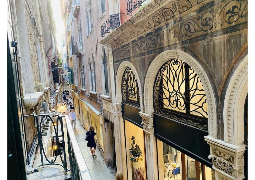 Sweet Time Venice, Luxury San Marco Frezzaria Apt! Apartamento Venecia