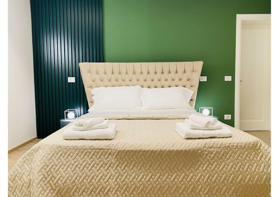 Apartamento Sweet Time Venice, Luxury San Marco Frezzaria Apt! *