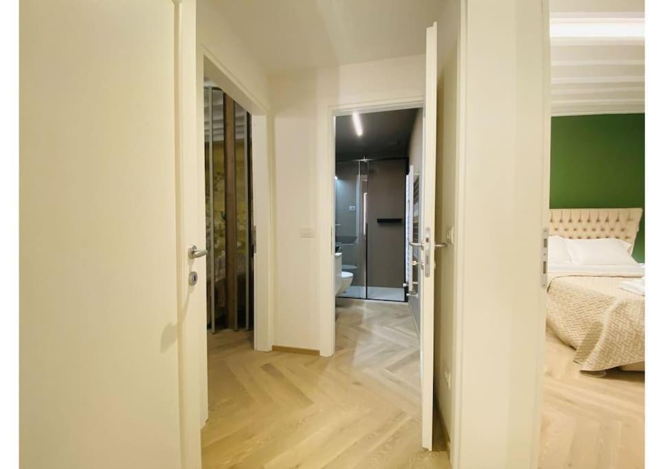 Sweet Time Venice, Luxury San Marco Frezzaria Apt! Apartamento *