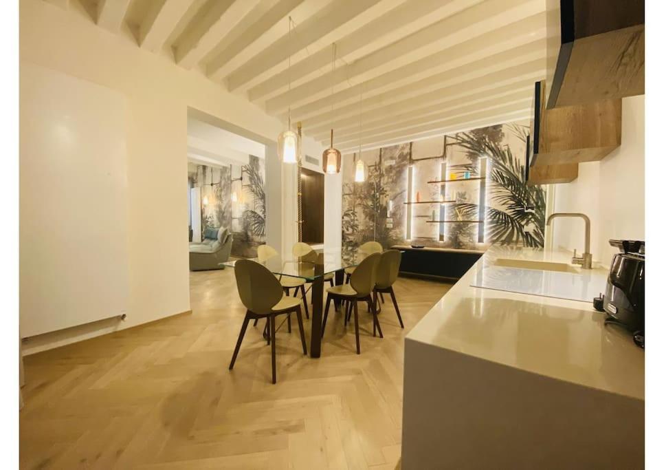 Sweet Time Venice, Luxury San Marco Frezzaria Apt! Apartamento