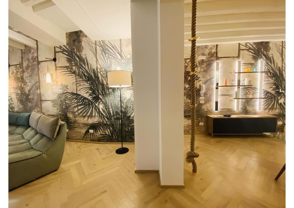 Sweet Time Venice, Luxury San Marco Frezzaria Apt! * Venecia