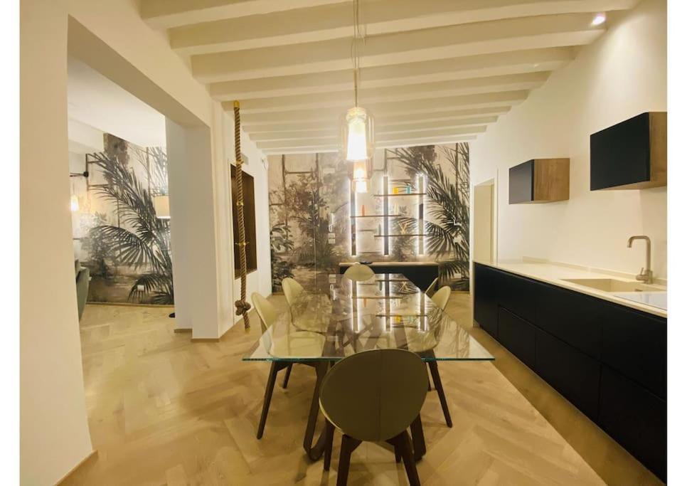 Apartamento Sweet Time Venice, Luxury San Marco Frezzaria Apt! *
