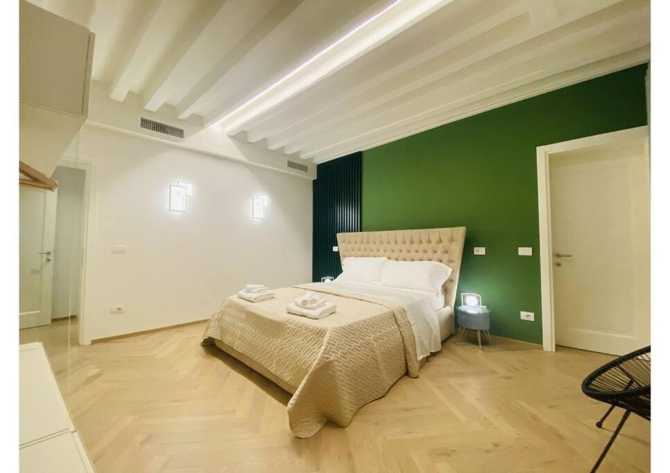 Sweet Time Venice, Luxury San Marco Frezzaria Apt! Apartamento